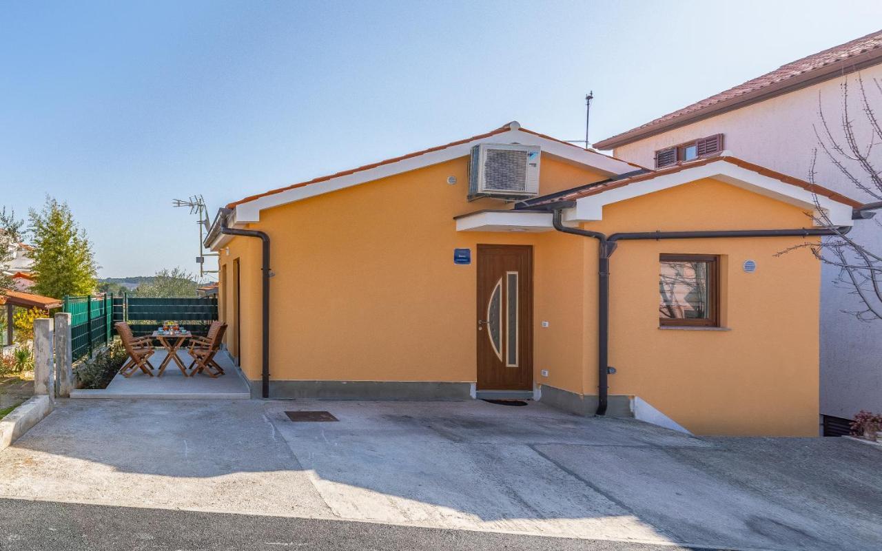 Apartment Blue Pula, New, Family Friendly, Comfortable, Free Parking And Wifi Zewnętrze zdjęcie